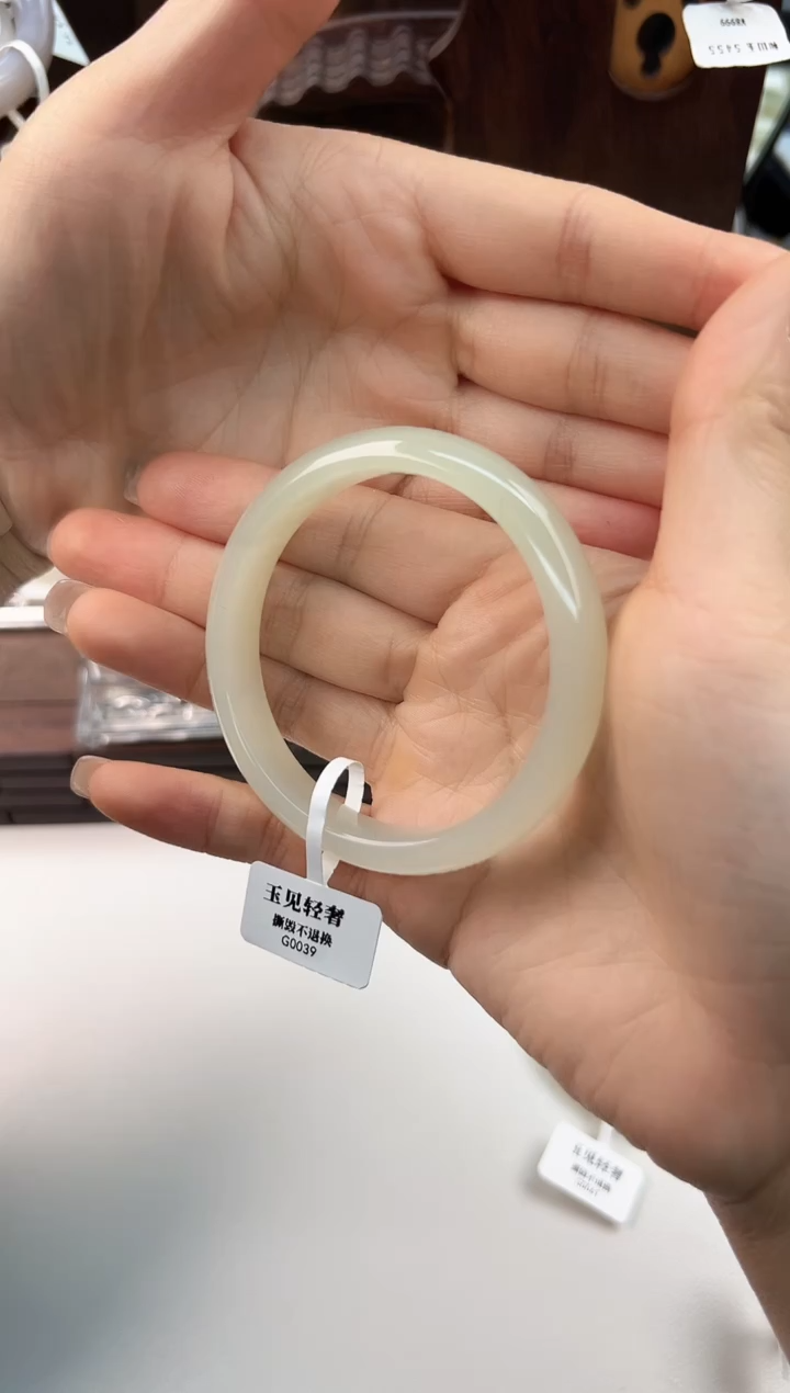 【闪购商品】和田玉手镯未镶嵌g0039