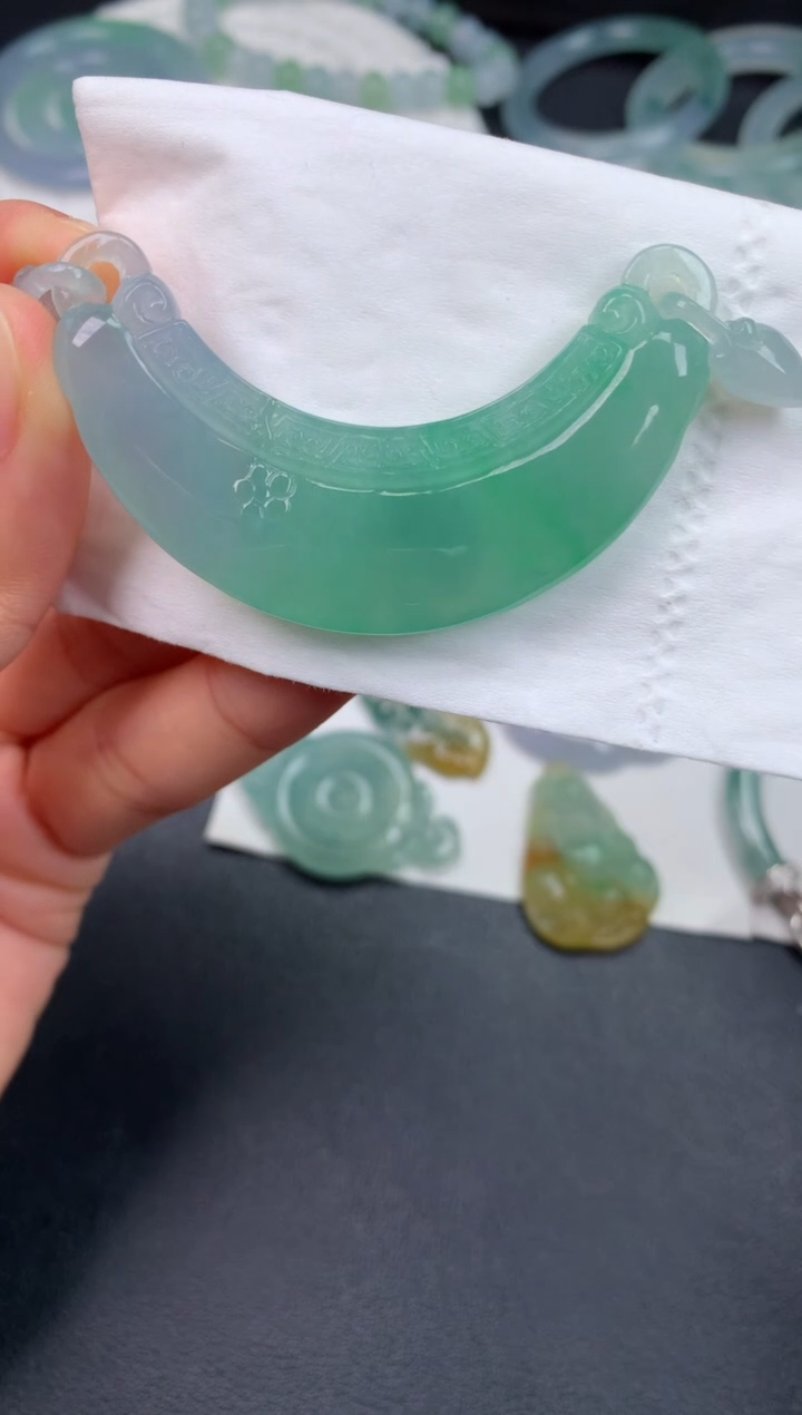 未镶嵌定制翡翠0819311562（53.9*16.8*6）