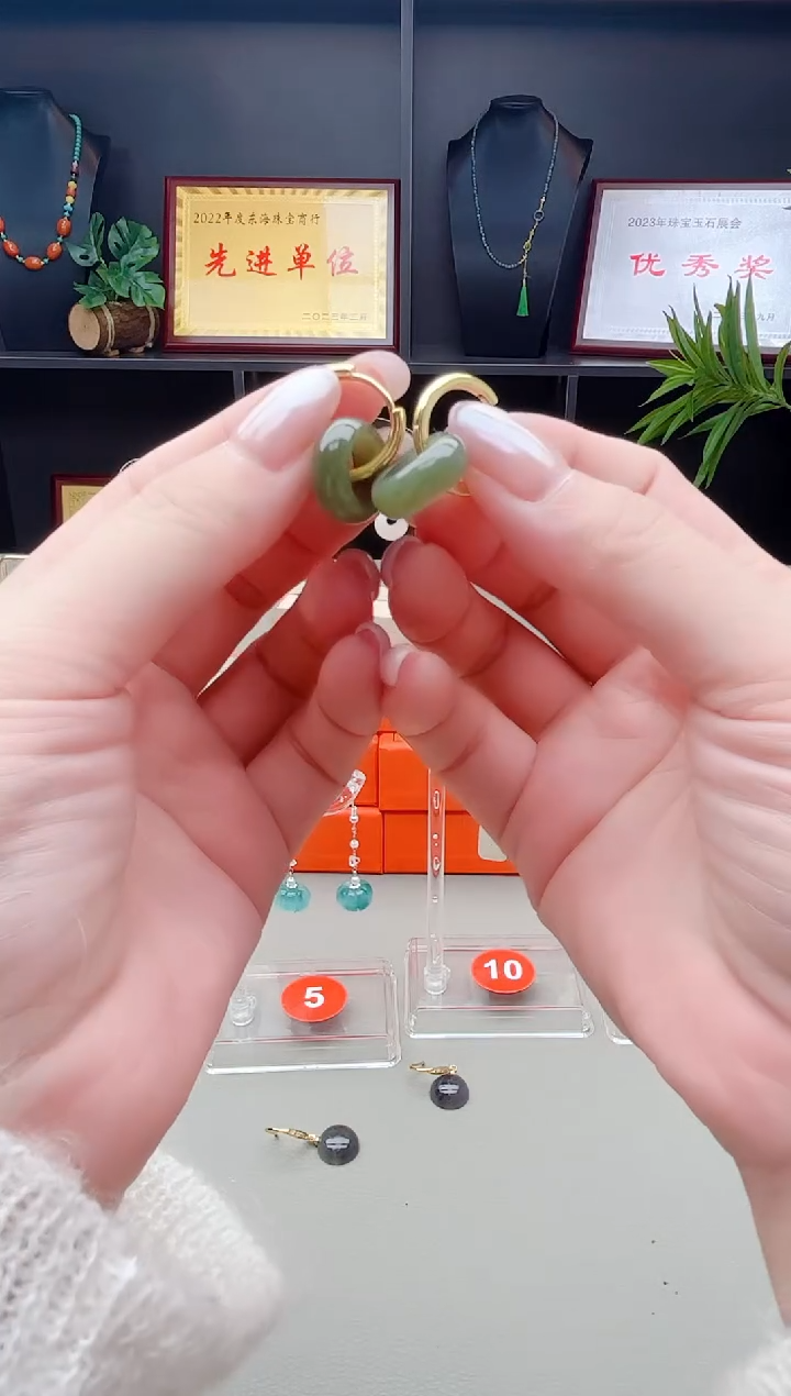 未镶嵌和田玉耳饰碧玉耳圈