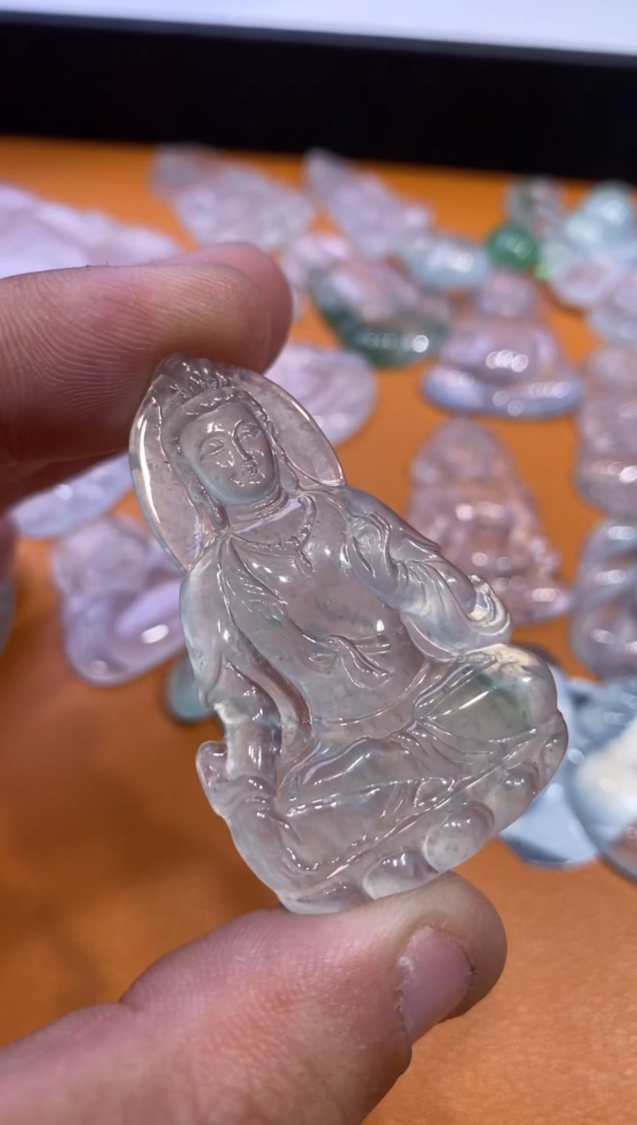 【闪购商品】翡翠吊坠(不含链)未镶嵌观音6800