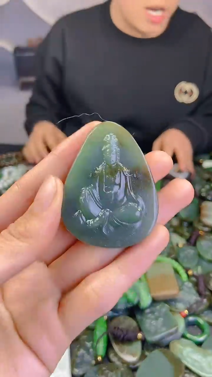 颈饰未镶嵌和田玉1