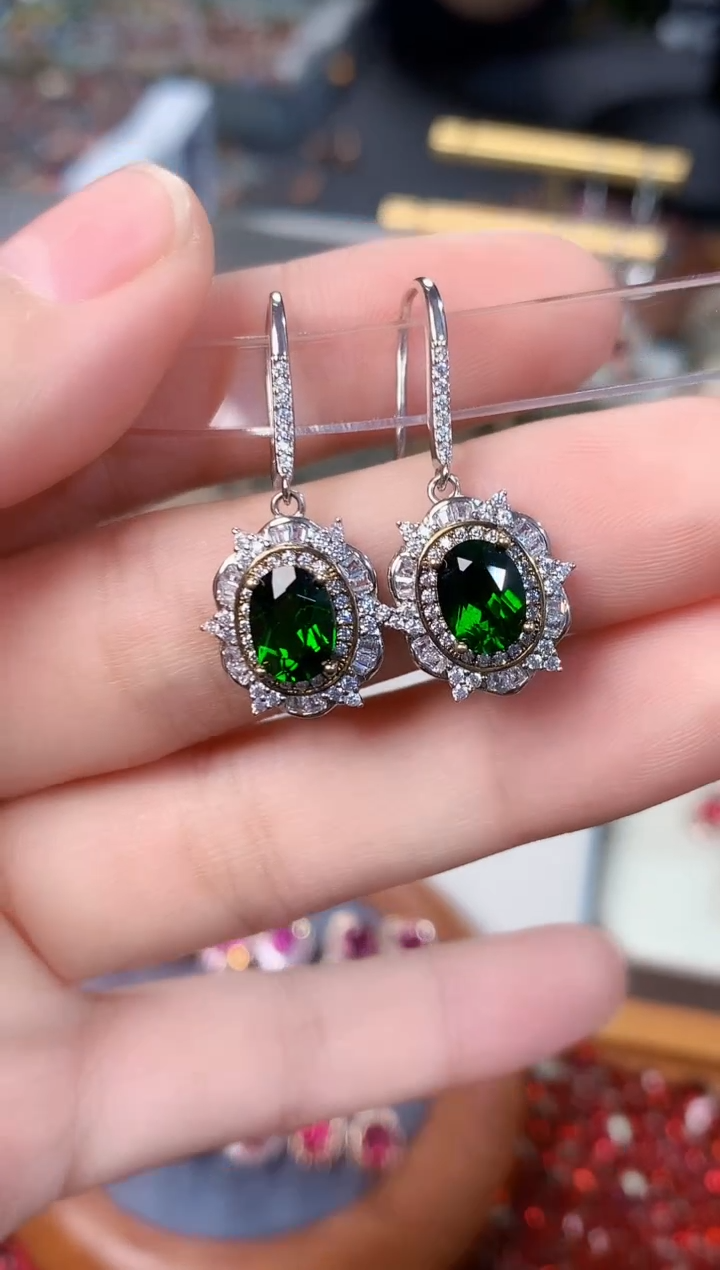 【闪购商品】透辉石耳钩银S925镶嵌天然