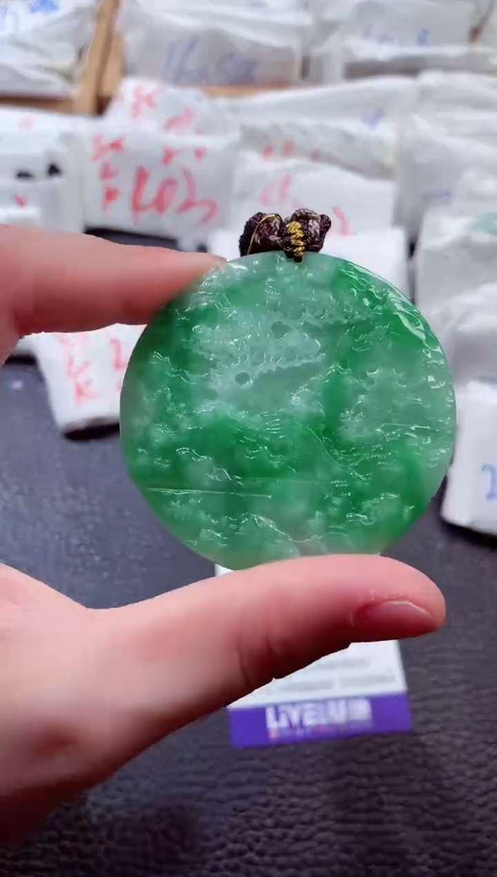 翡翠未镶嵌颈饰00000800