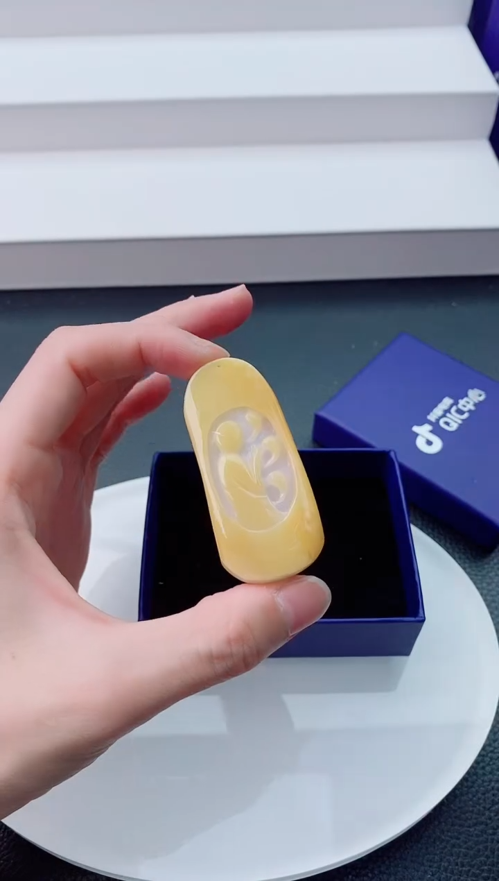 【闪购商品】翡翠颈饰未镶嵌           
