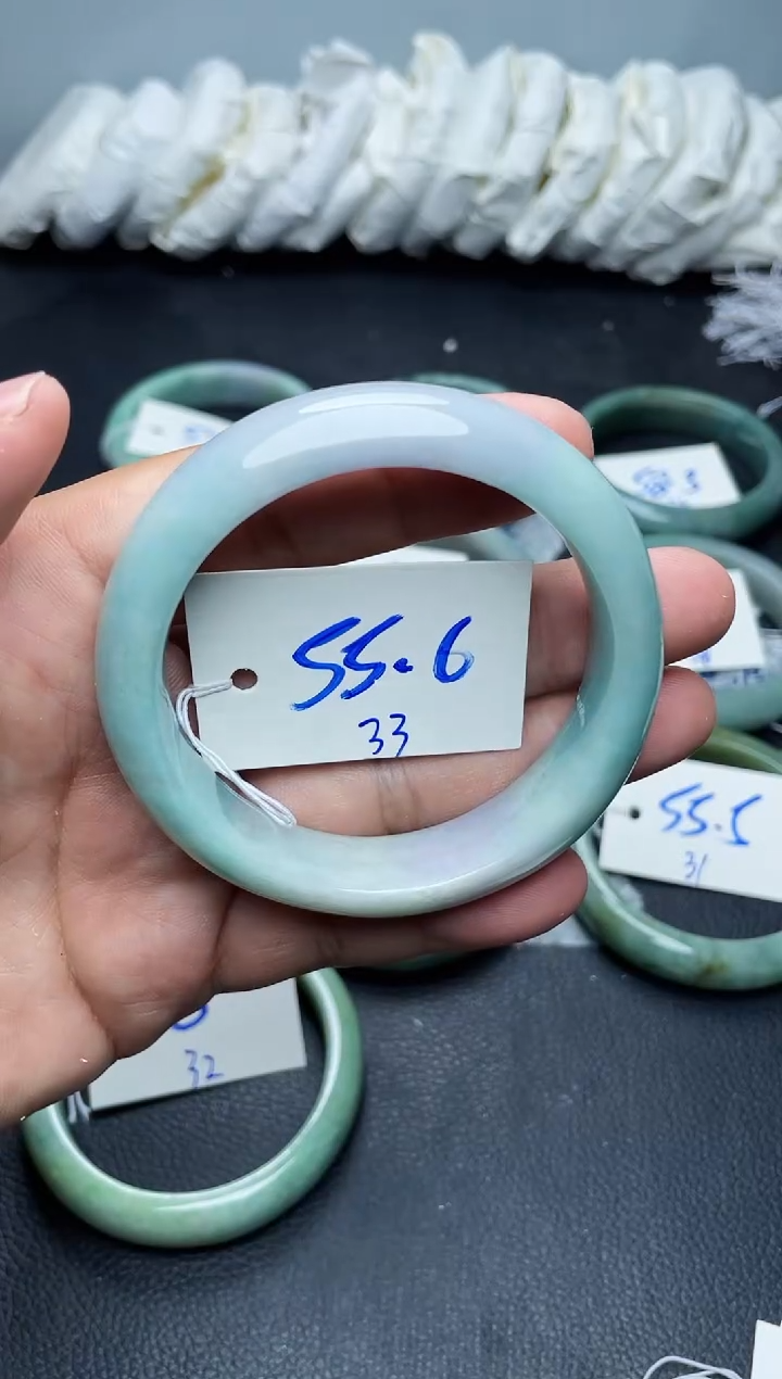 未镶嵌手镯翡翠33