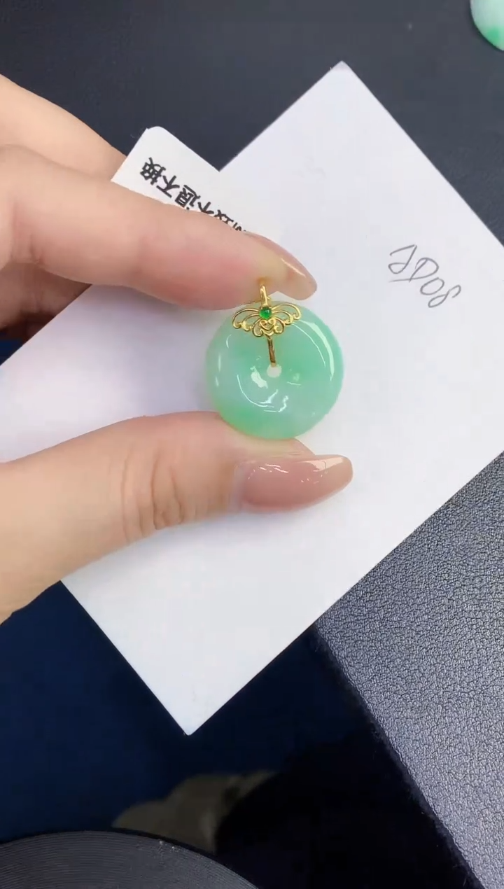 【闪购商品】翡翠18K金镶嵌颈饰0000000000