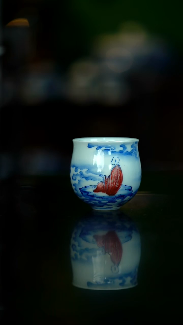 釉里红蛋杯.............