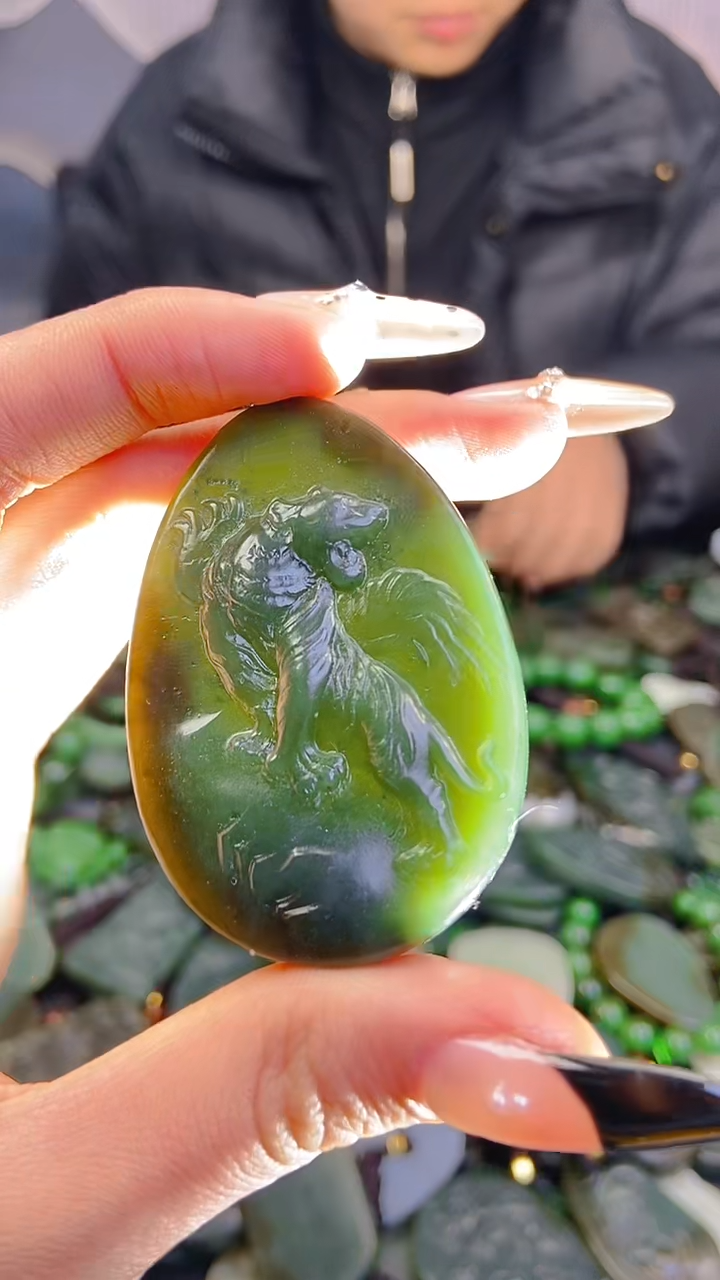 颈饰未镶嵌和田玉1