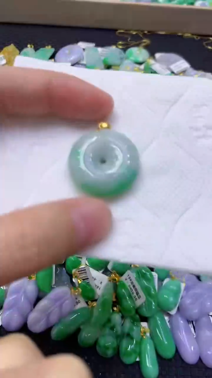 颈饰未镶嵌翡翠天然缅甸翡翠A货