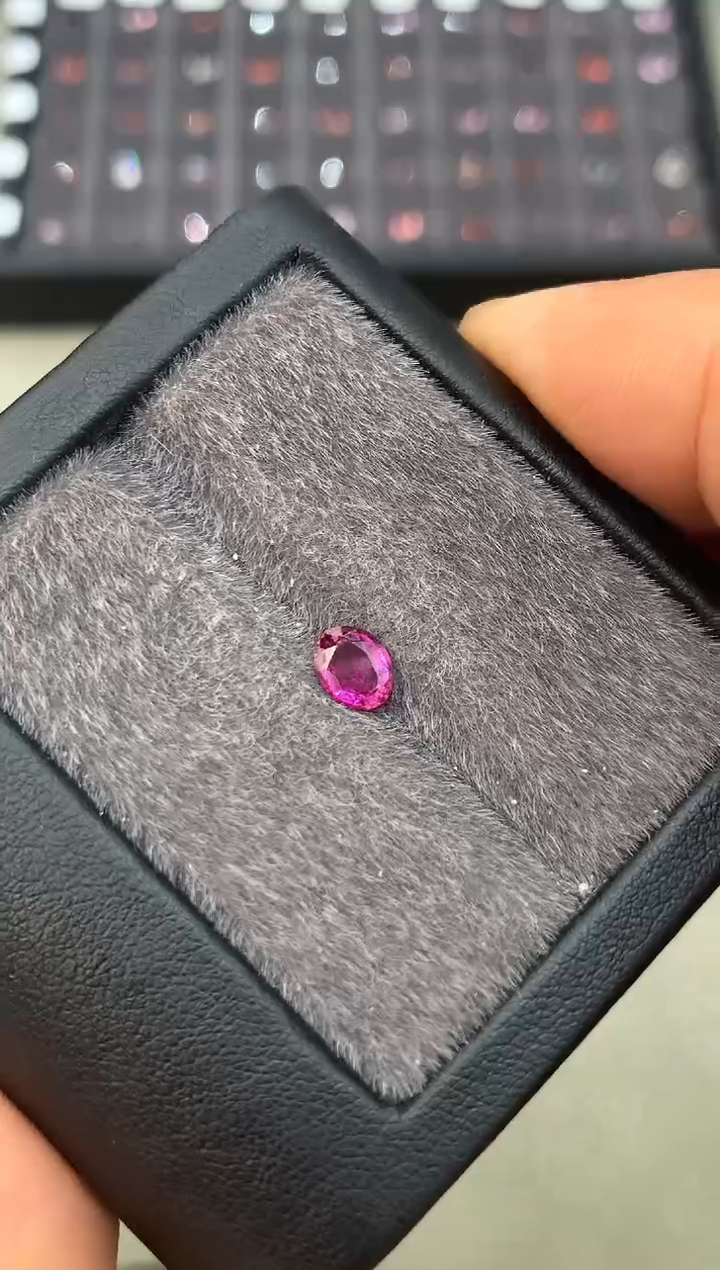 【闪购商品】定制蓝宝石裸石未镶嵌0.74ct 兰卡老烧蓝宝石