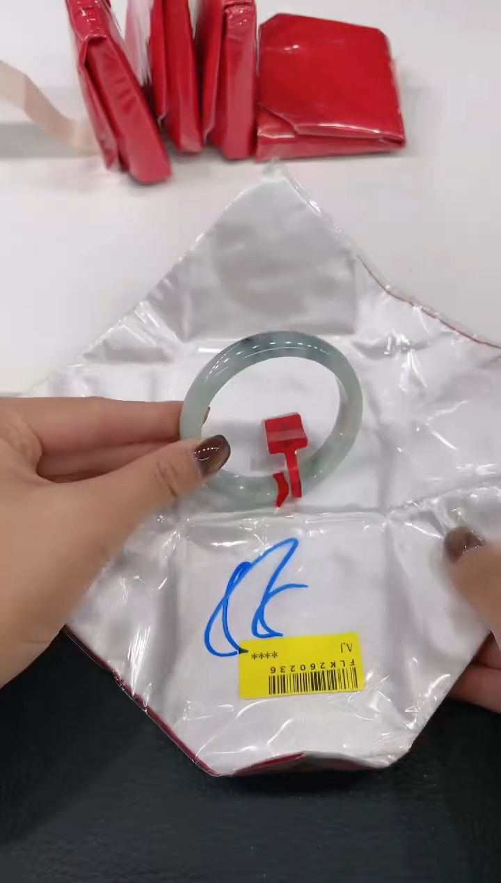 【闪购商品】翡翠手镯未镶嵌手镯