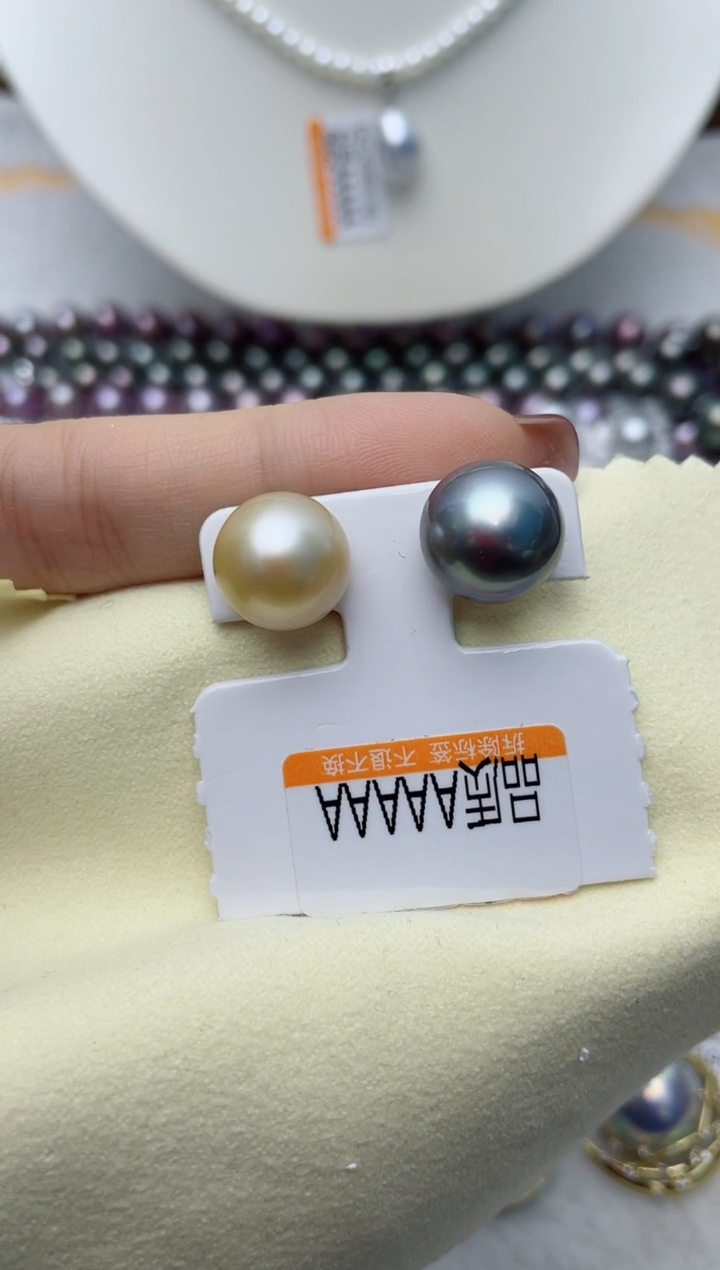 【闪购商品】拼合珍珠（马贝珠）耳饰18K金镶嵌W84