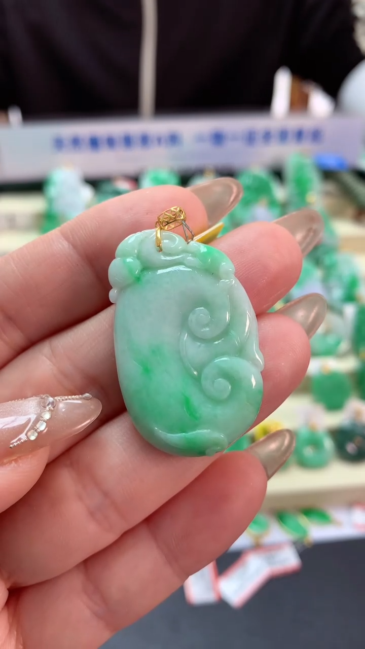 【闪购商品】翡翠吊坠(不含链)18K金镶嵌挂件