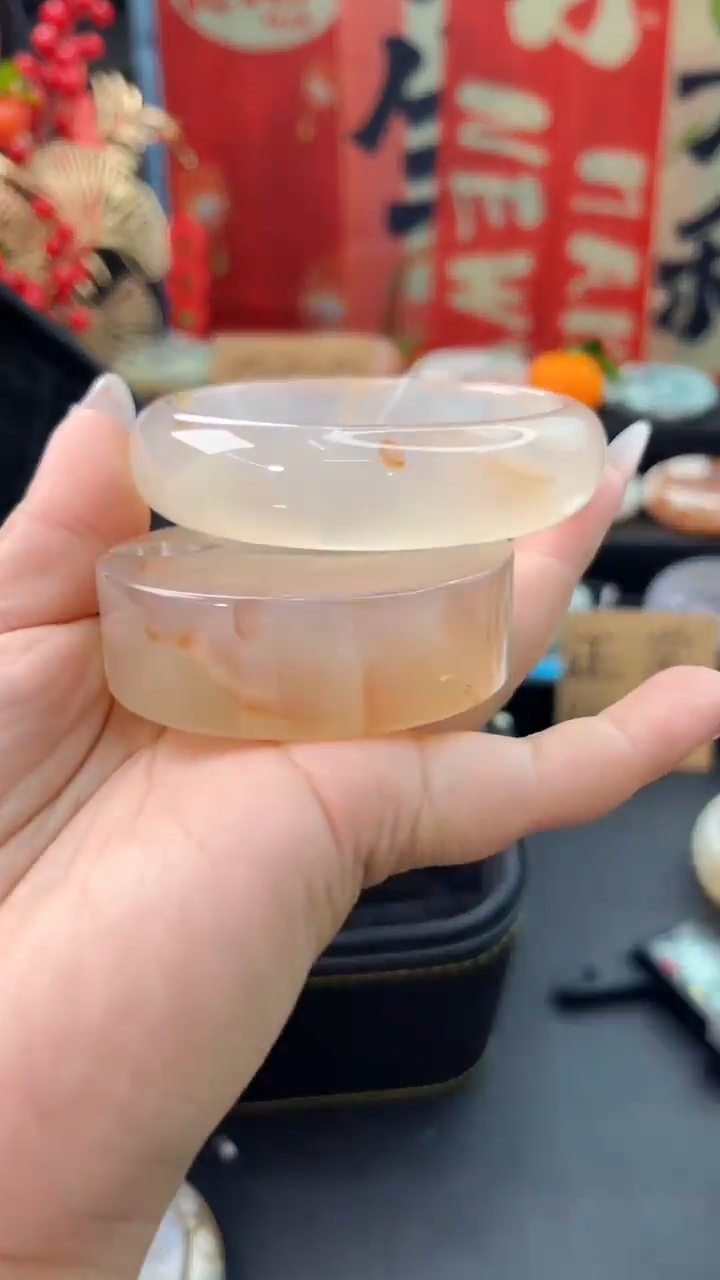 【闪购商品】石英质玉手镯未镶嵌赠送镯心（61圈口