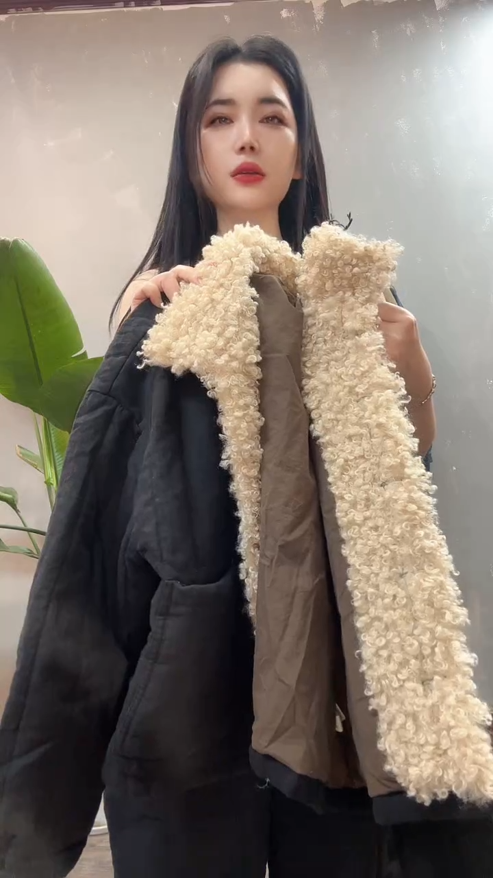 25010黑色洋气百搭上衣  