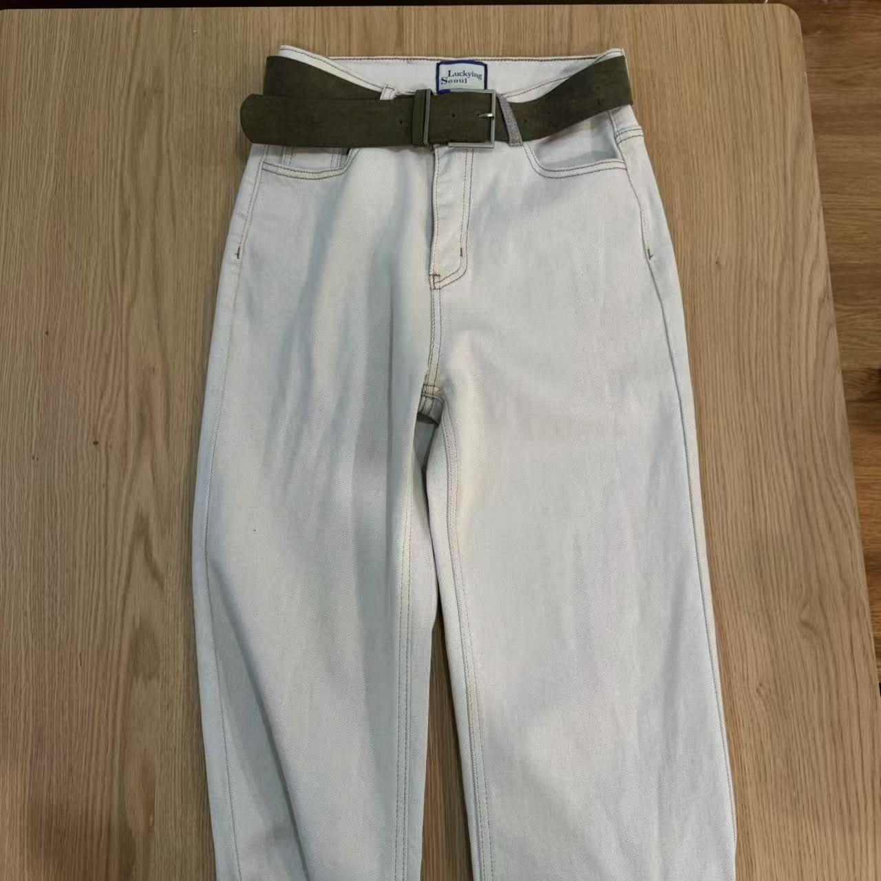  路一.韩国 Seoul   luckying 情书灰白牛仔裤 配腰带 