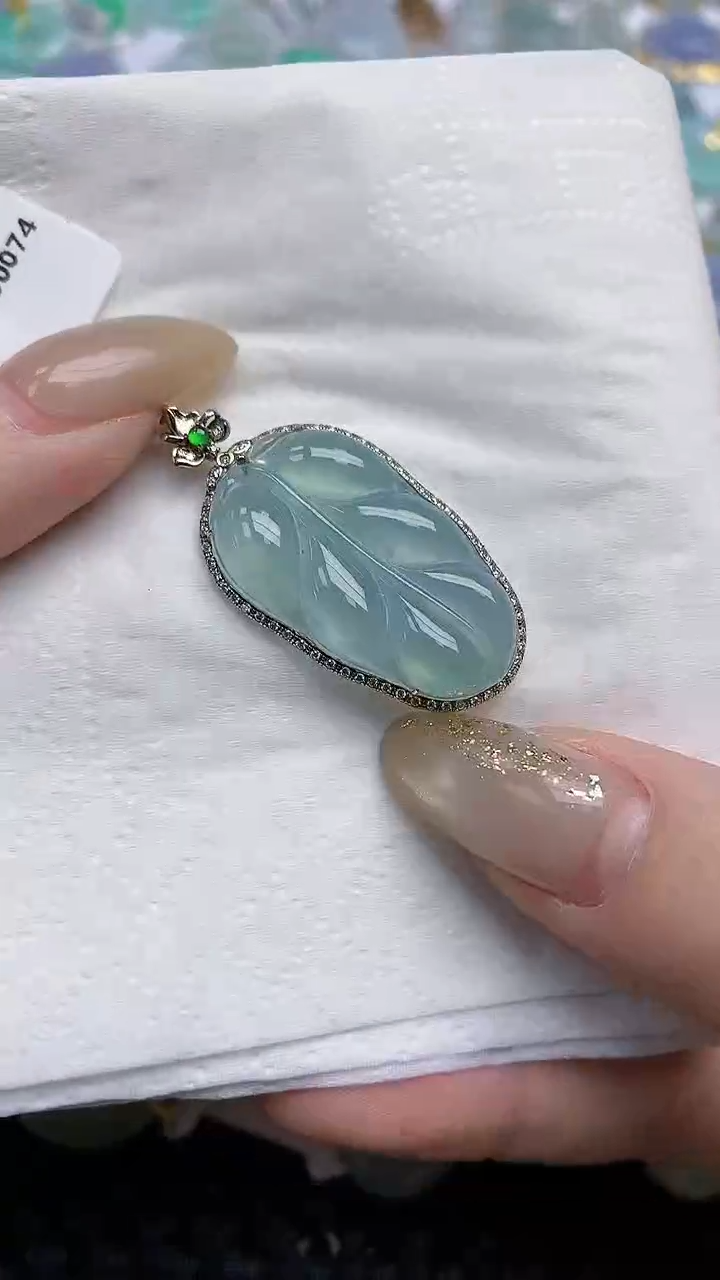 【闪购商品】翡翠颈饰18K金镶嵌天然A货翡翠 51