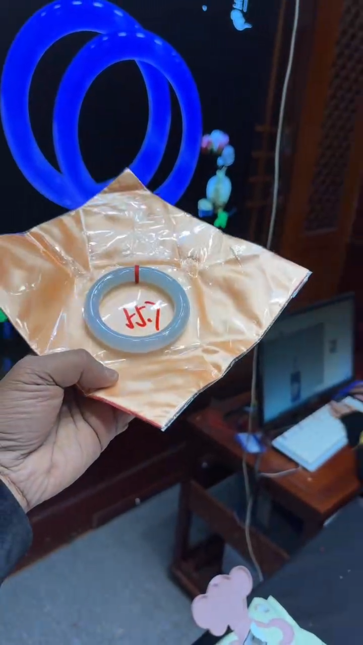 【闪购商品】翡翠手镯未镶嵌手镯