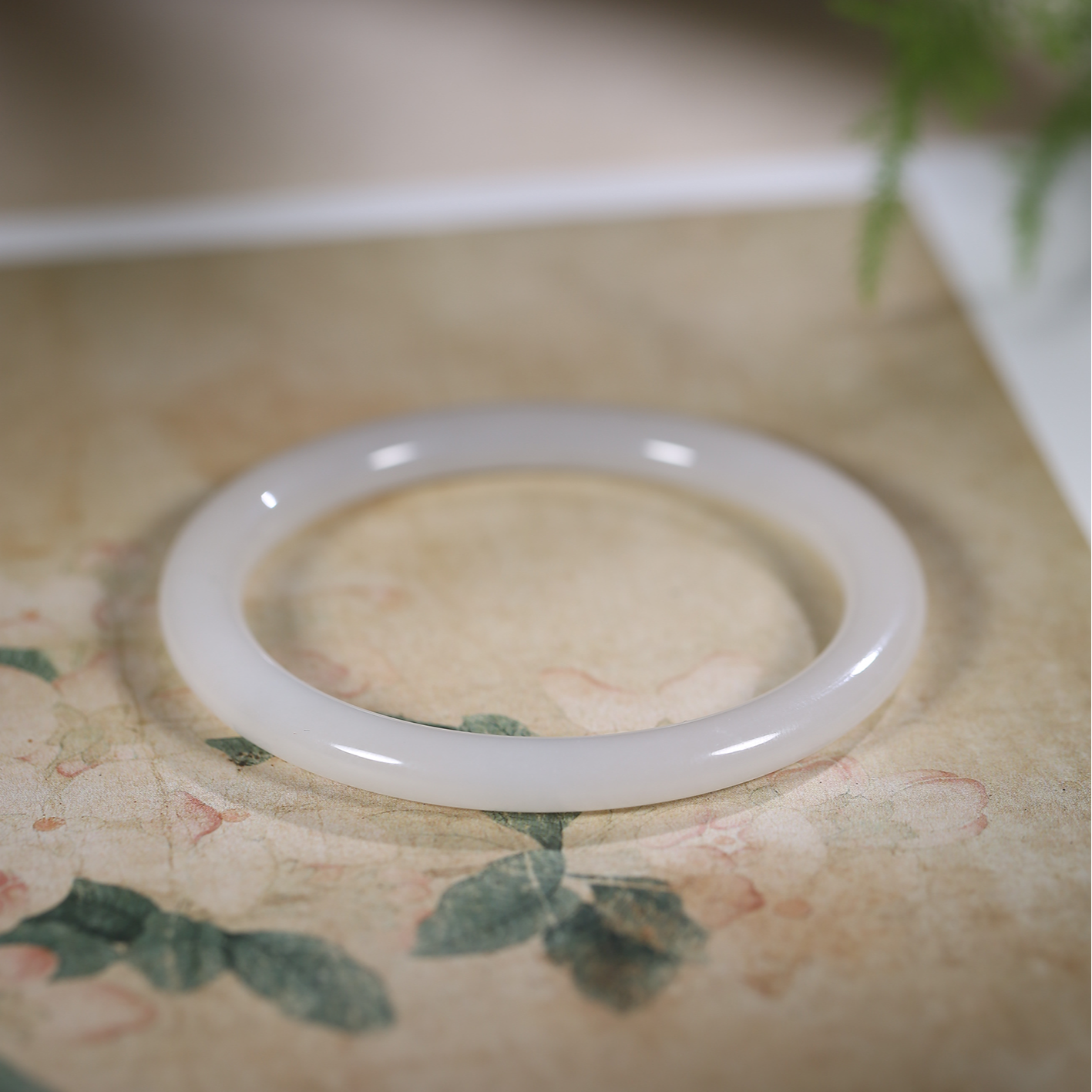 58mm和田玉圆条美人镯