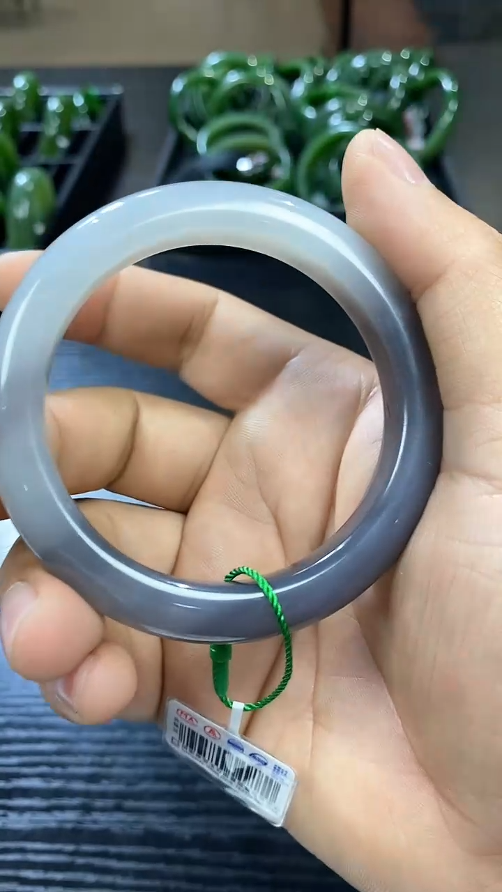 【闪购商品】和田玉烟紫手镯60未镶嵌一个