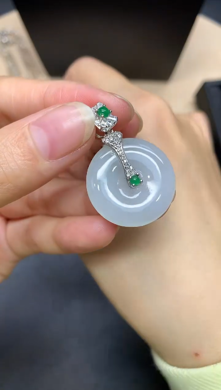 【闪购商品】翡翠吊坠(不含链)银S925镶嵌平安扣【多样性发其一】