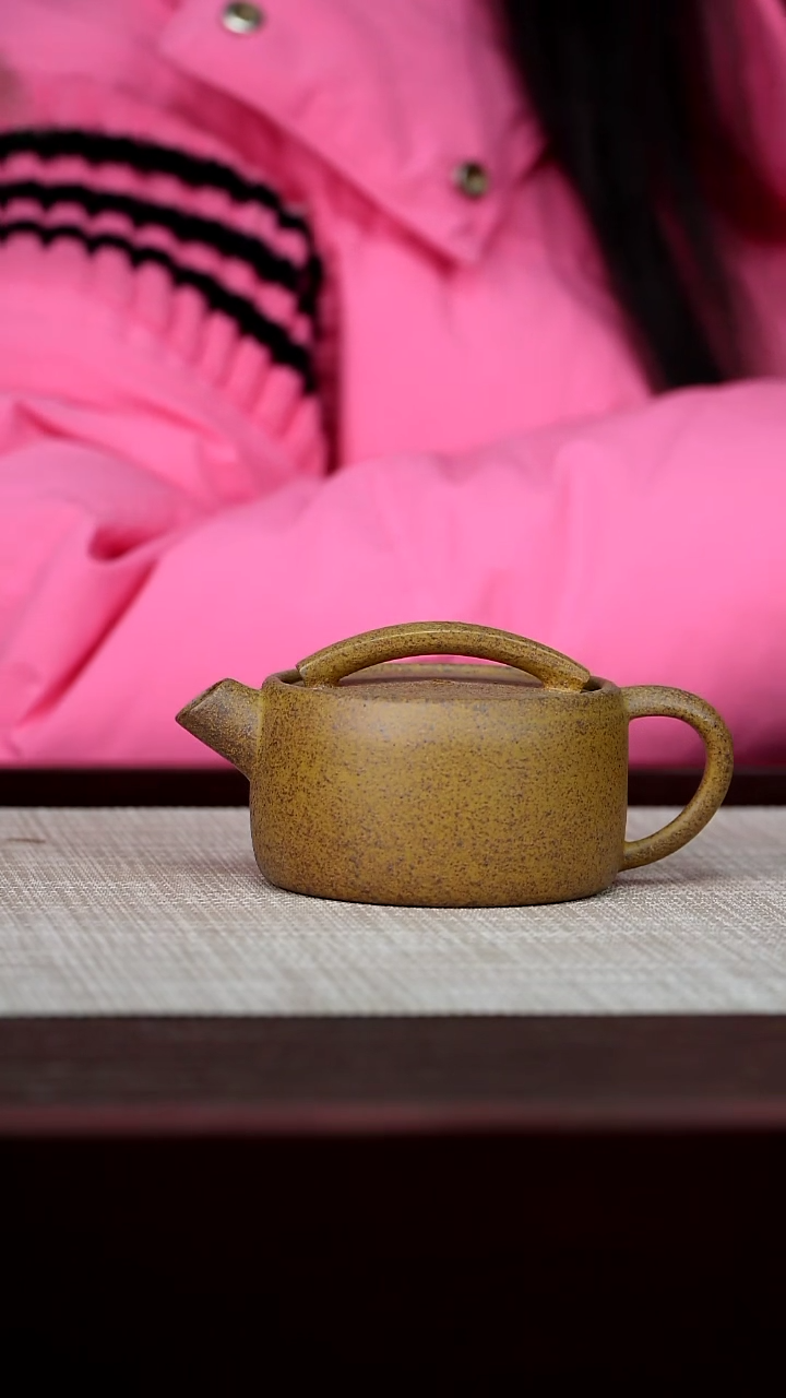 【闪购商品】宜兴原矿紫砂茶壶130C