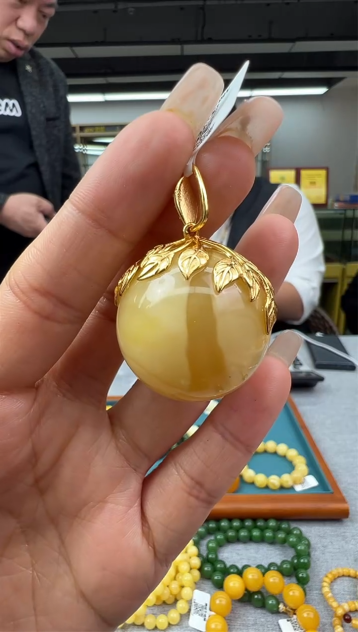 【闪购商品】琥珀颈饰未镶嵌8秒拍号