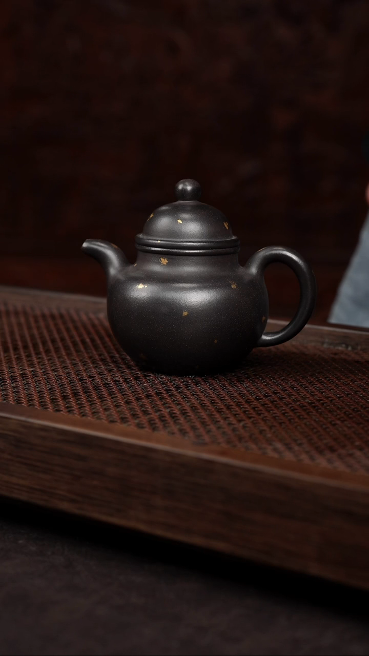 【闪购商品】紫砂茶壶黑料 洒金寿珍掇球