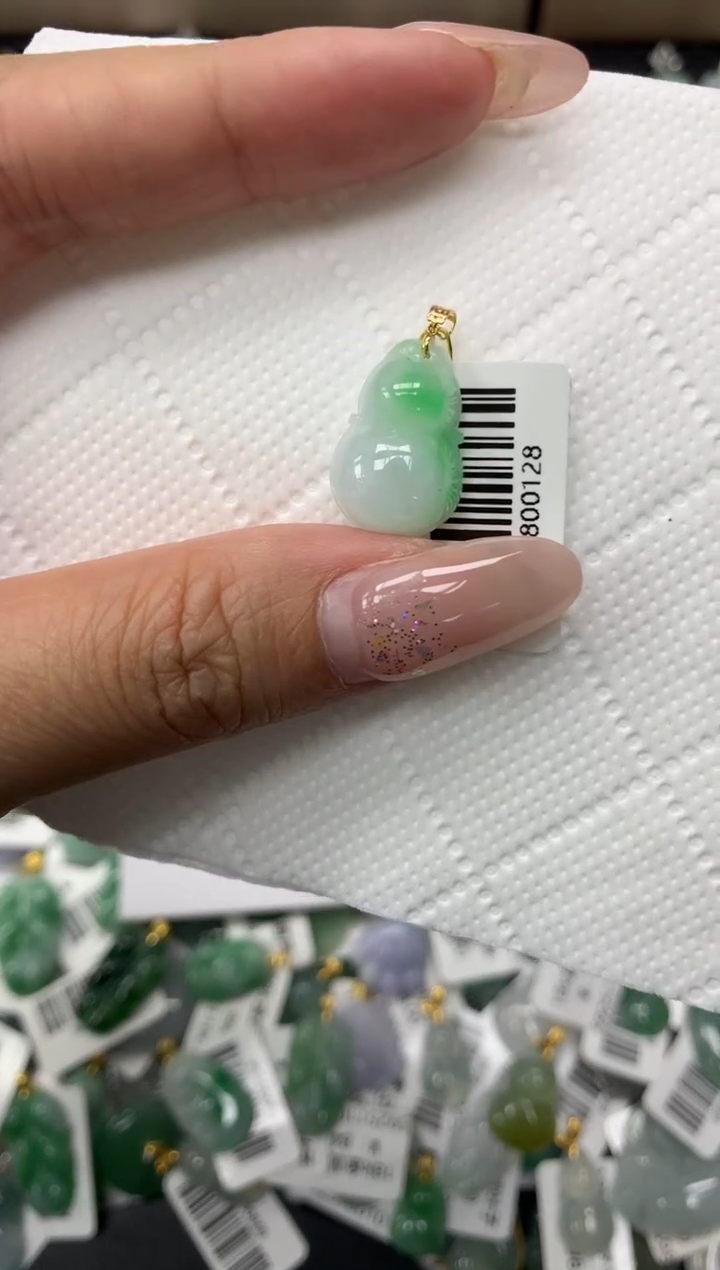 颈饰18K金镶嵌翡翠1111111111