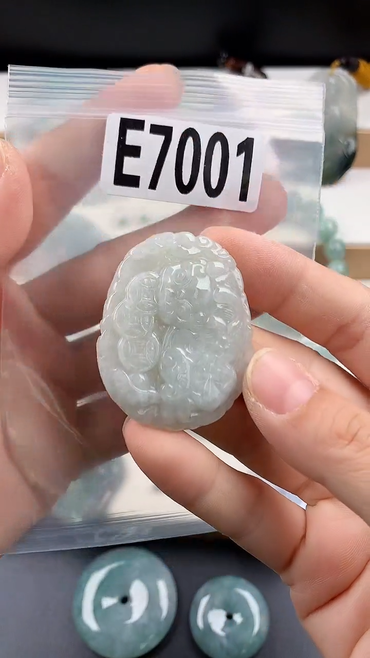 颈饰未镶嵌翡翠天然翡翠吊坠挂件