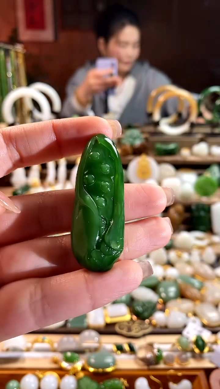 【闪购商品】和田玉吊坠未镶嵌。