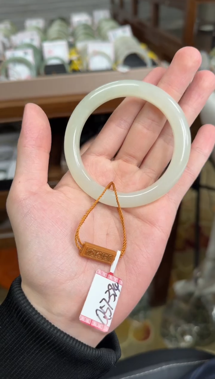 未镶嵌手镯和田玉57