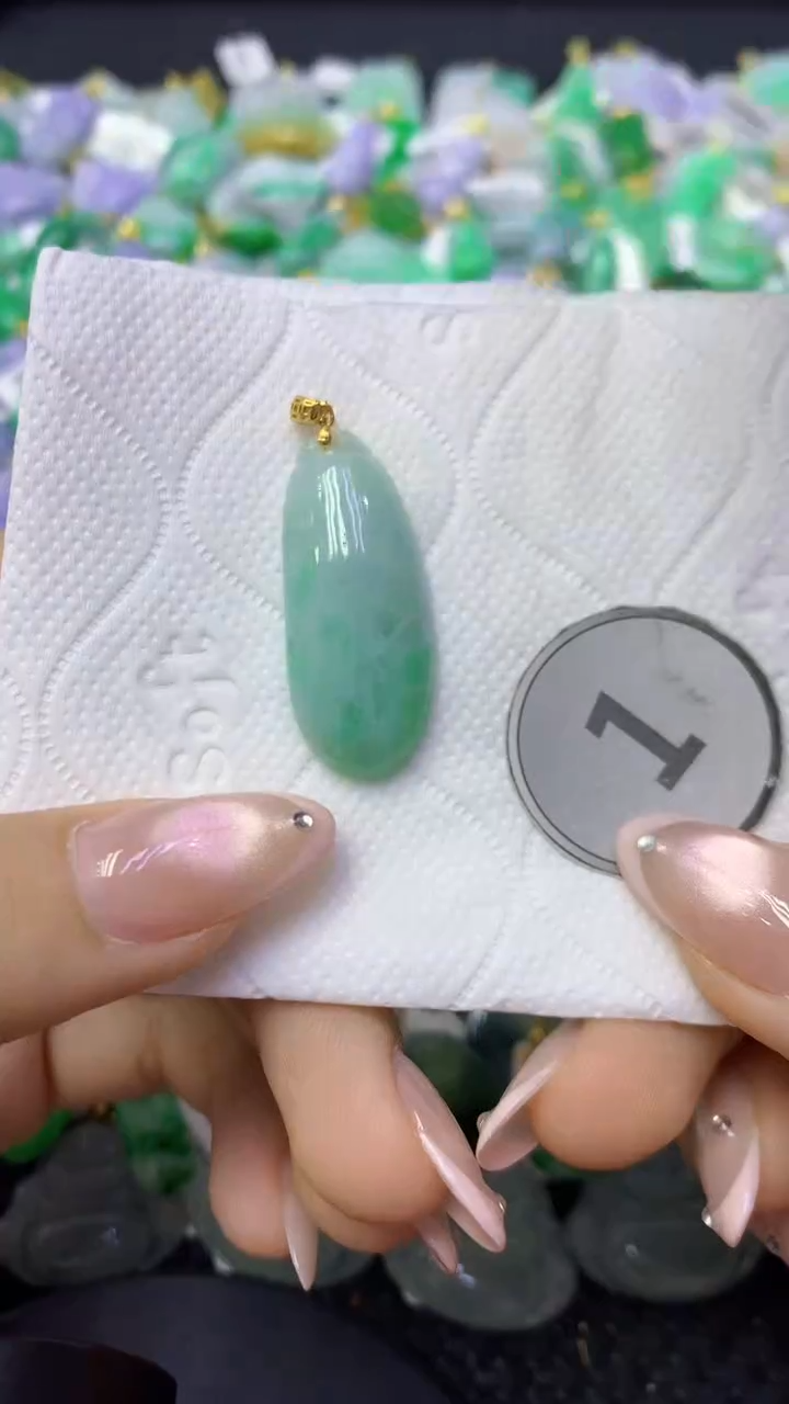 颈饰未镶嵌翡翠天然缅甸翡翠A货
