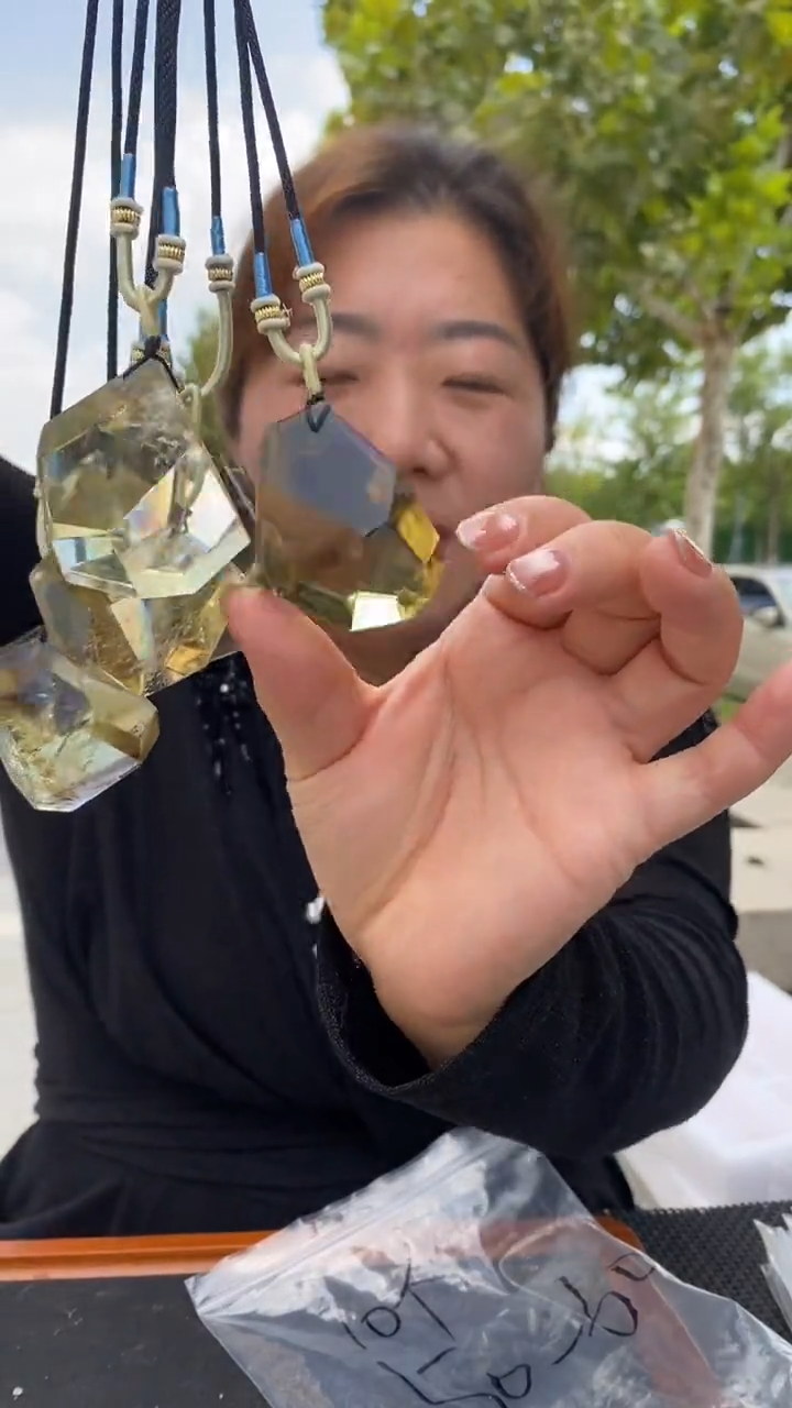 未镶嵌珠宝半成品水晶黄水晶吊坠D148多样性发其一
