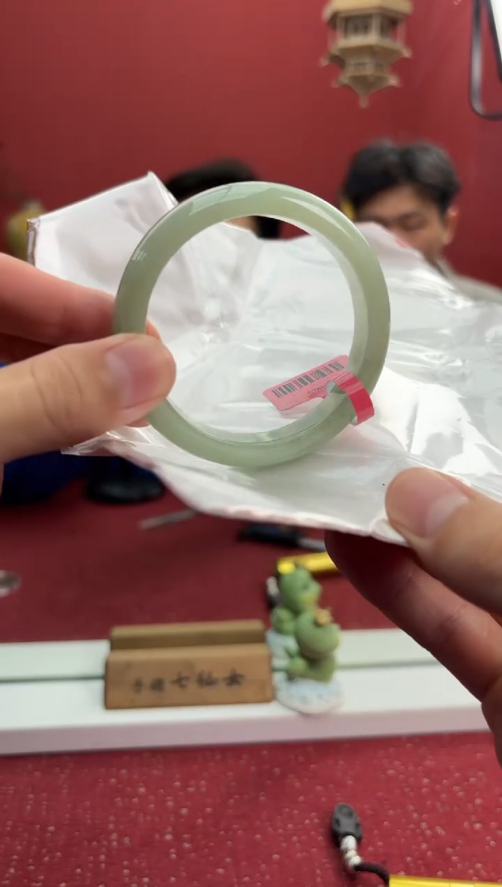 【闪购商品】翡翠手镯未镶嵌17手镯