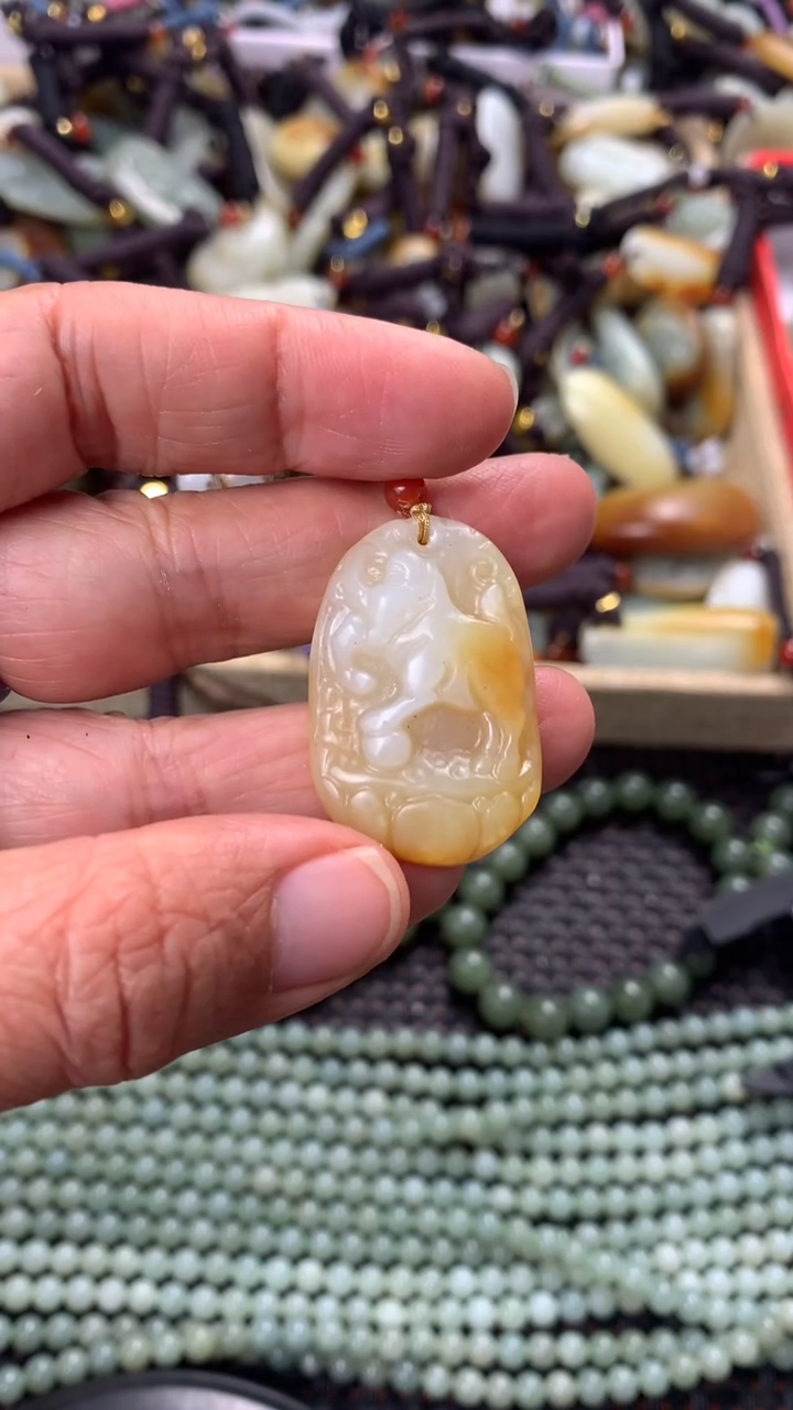 【闪购商品】和田玉颈饰未镶嵌多样性发货没有证书拍一发一有瑕