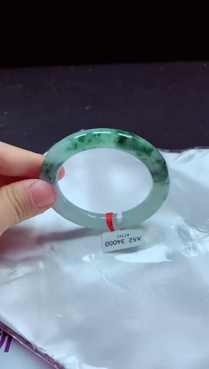 【闪购商品】翡翠手镯未镶嵌镯子52+