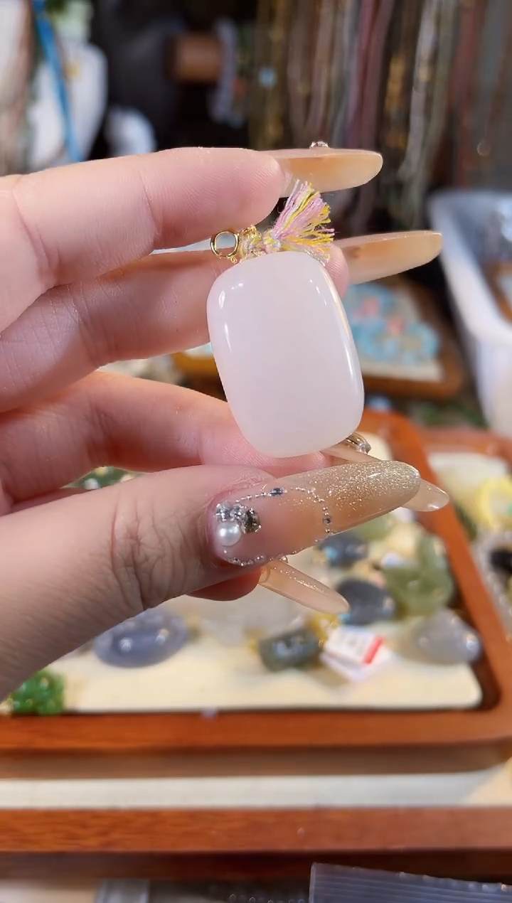 【闪购商品】和田玉吊坠(不含链)银S925镶嵌多样性发货其一