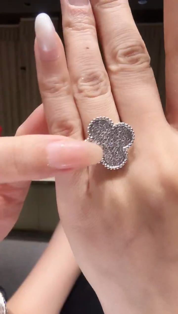 铂Pt950镶嵌戒指钻石AY0582-PT-