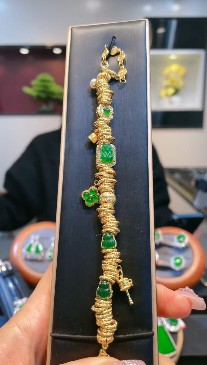 【闪购商品】翡翠颈饰银S925镶嵌A11天然A货翡翠手链