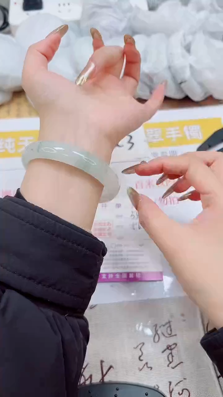 【闪购商品】石英质玉手镯未镶嵌K331-56.8