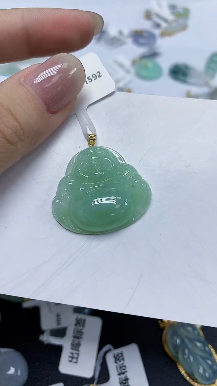 翡翠18K金镶嵌颈饰天然缅甸翡翠A货