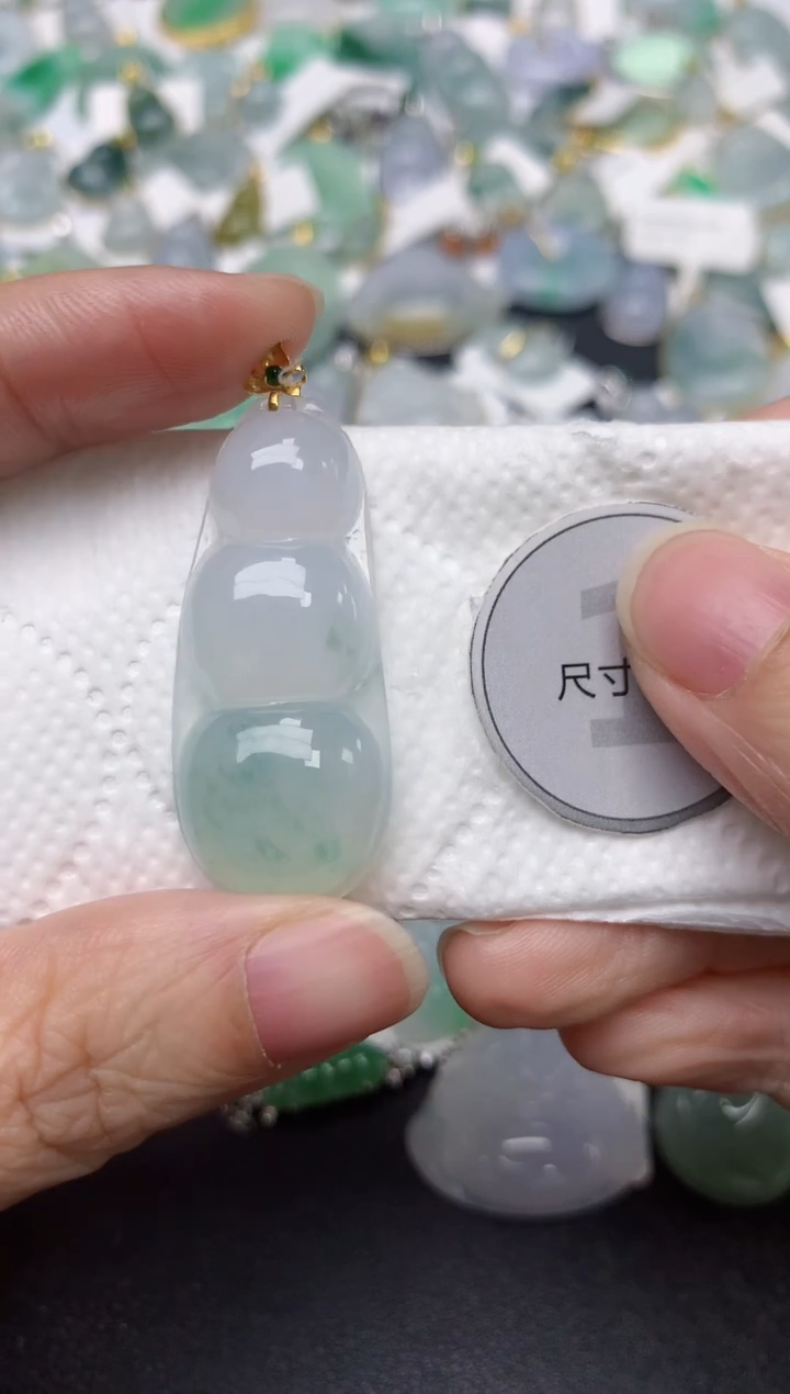 颈饰18K金镶嵌翡翠天然缅甸A货翡翠