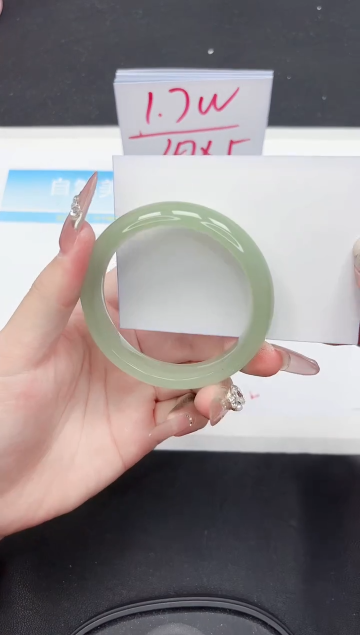 【闪购商品】石英质玉手镯未镶嵌305-54.5