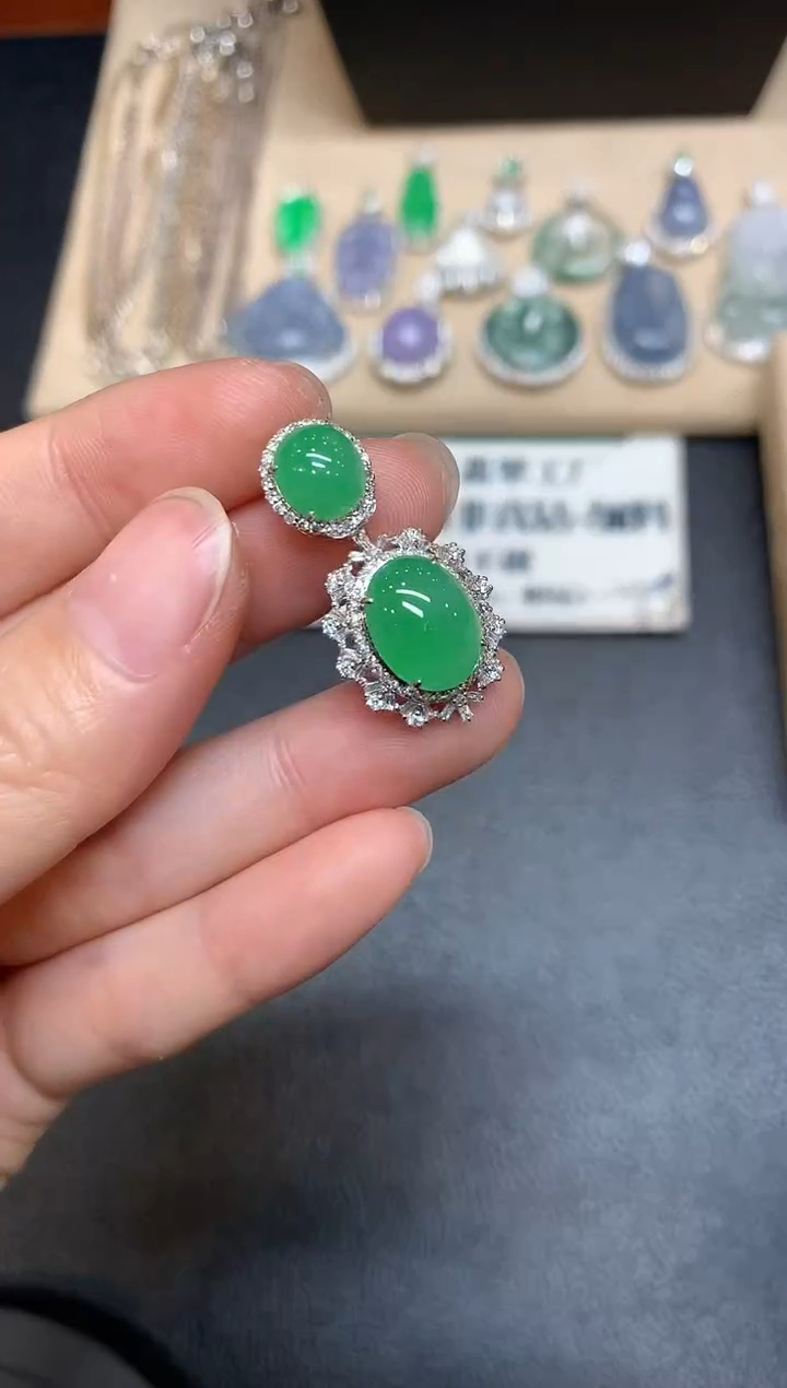 【闪购商品】翡翠颈饰18K金镶嵌【无服务费