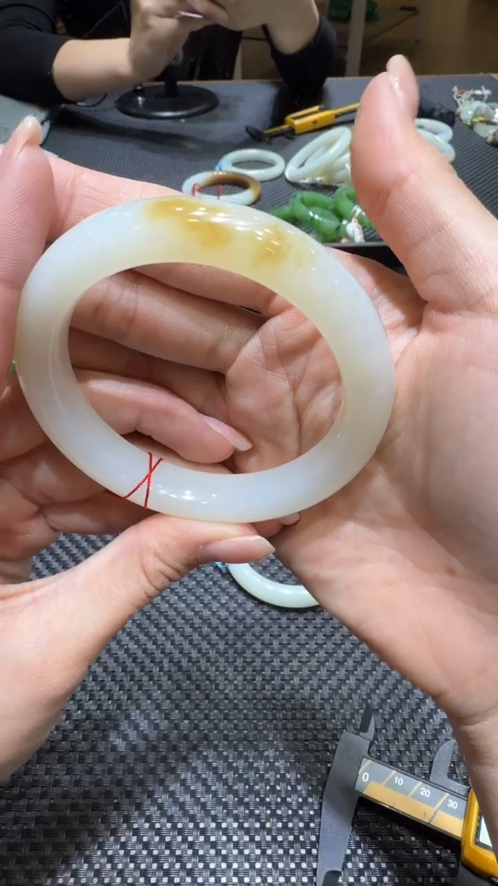 颈饰未镶嵌和田玉手镯58