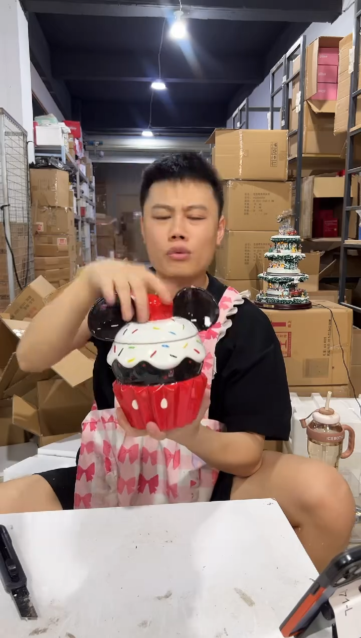 瓷片大号米奇纸盒蛋糕罐子