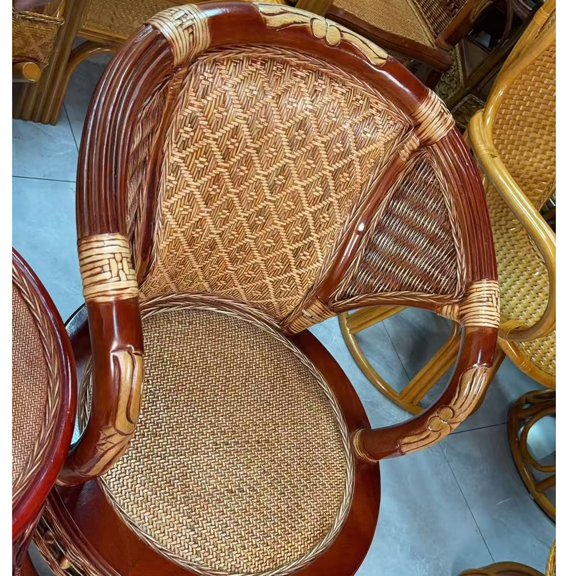 真藤磨红色高背靠椅单个