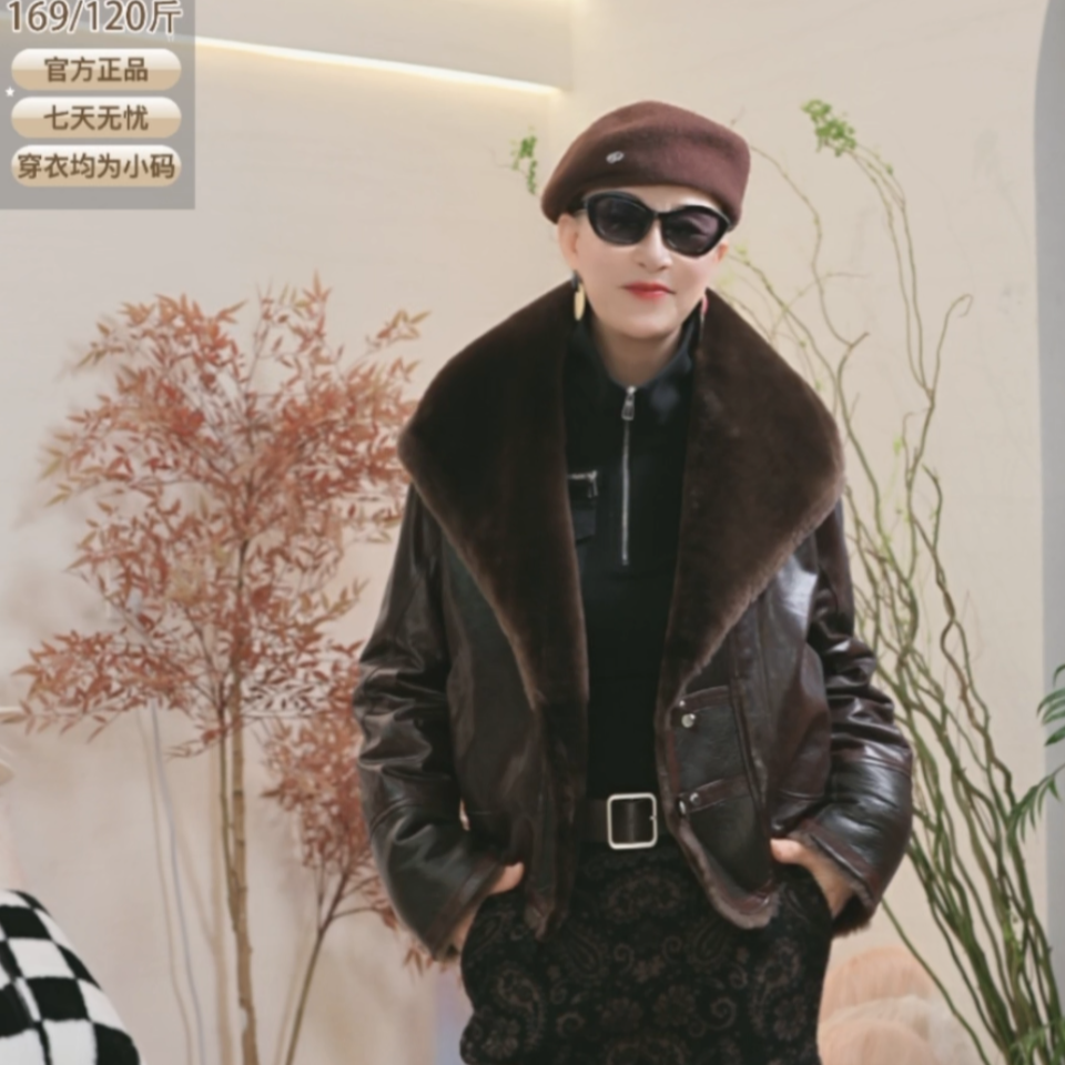爱舞服饰 冬季新款 皮毛一体翻领皮衣加绒外套