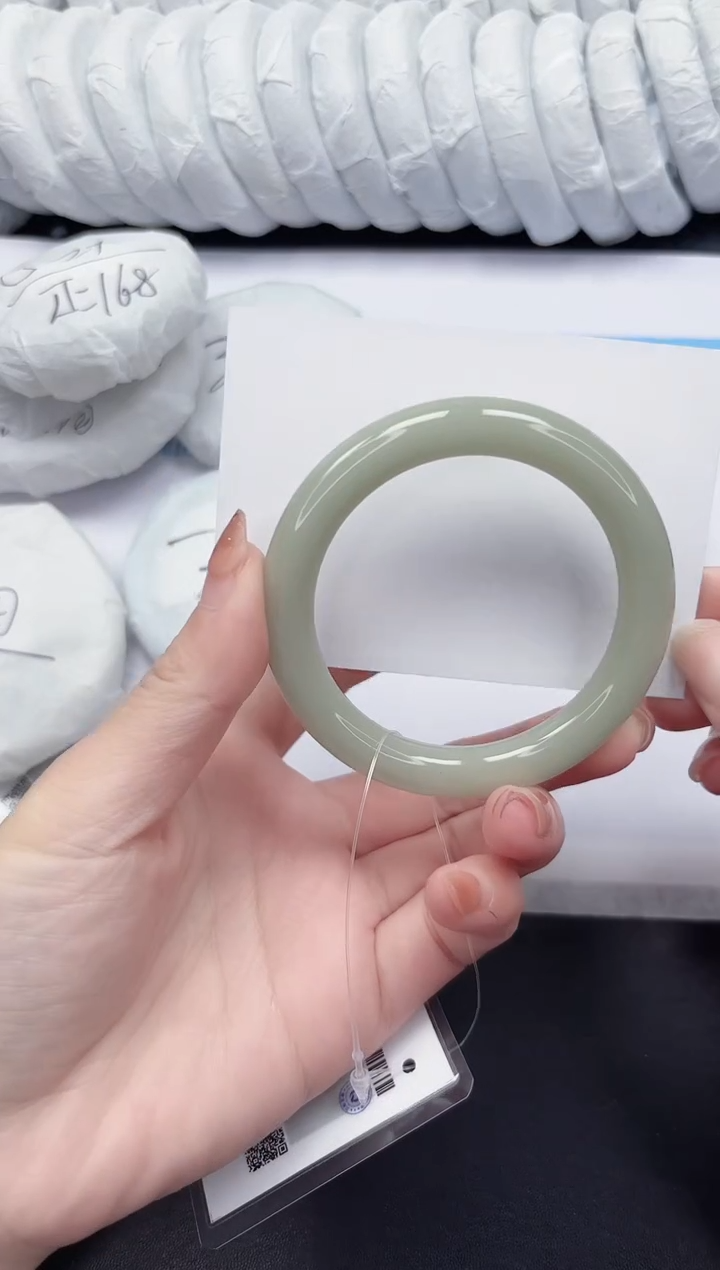 未镶嵌手镯石英质玉19-58.5DY